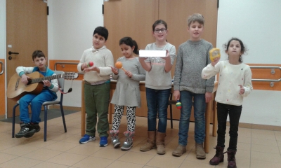 Kinder helfen Kindern: Grundsch&uuml;ler sammeln Spenden